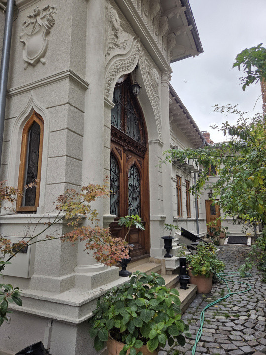 Vila interbelica de inchiriat/pretabila activitati comerciale/Victoriei