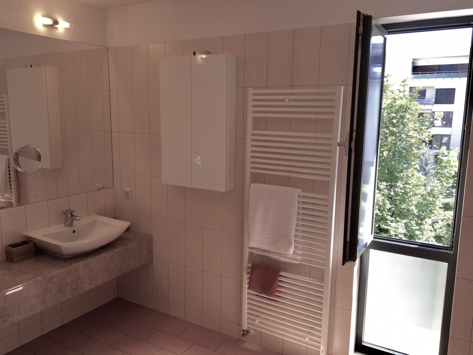 Apartament cu trei camere si doua locuri de parcare, in Baneasa Rezidential