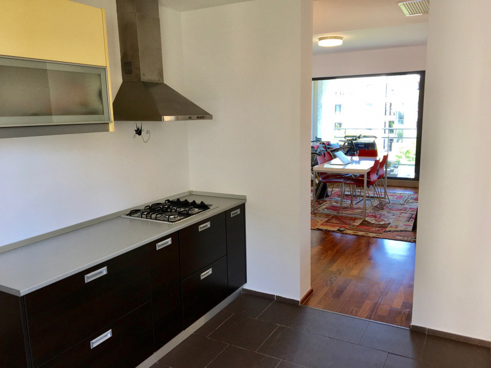 Apartament cu trei camere si doua locuri de parcare, in Baneasa Rezidential