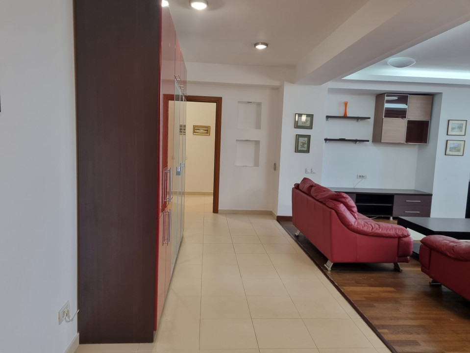 Apartament luminos si spatios, in zona Baneasa