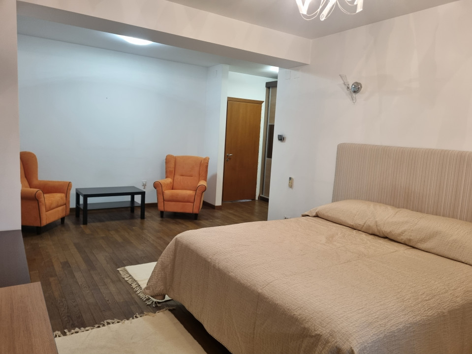 Apartament luminos si spatios, in zona Baneasa