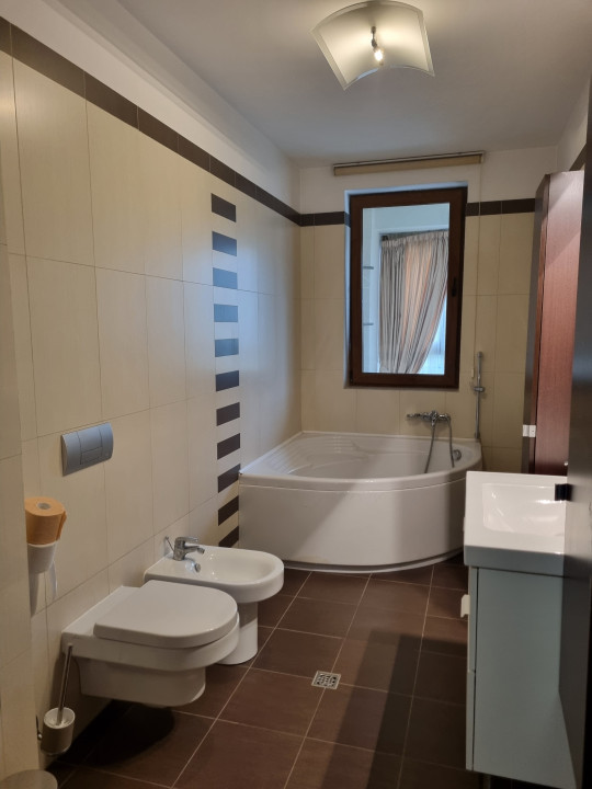 Apartament luminos si spatios, in zona Baneasa