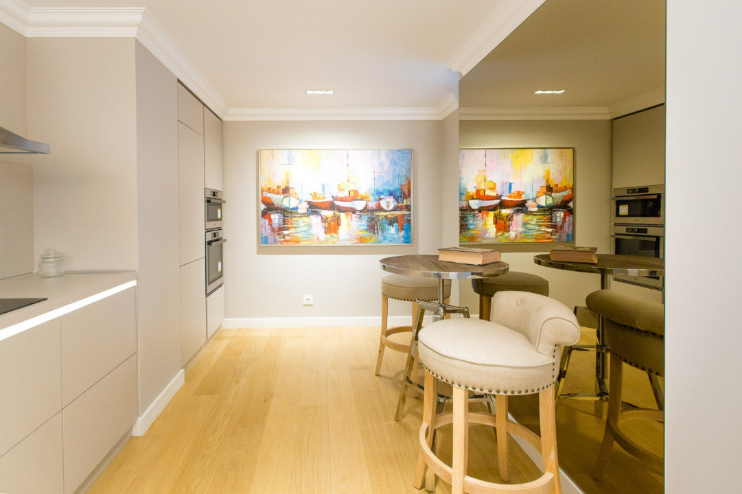 Apartament cu gradina, langa Piata Victoriei