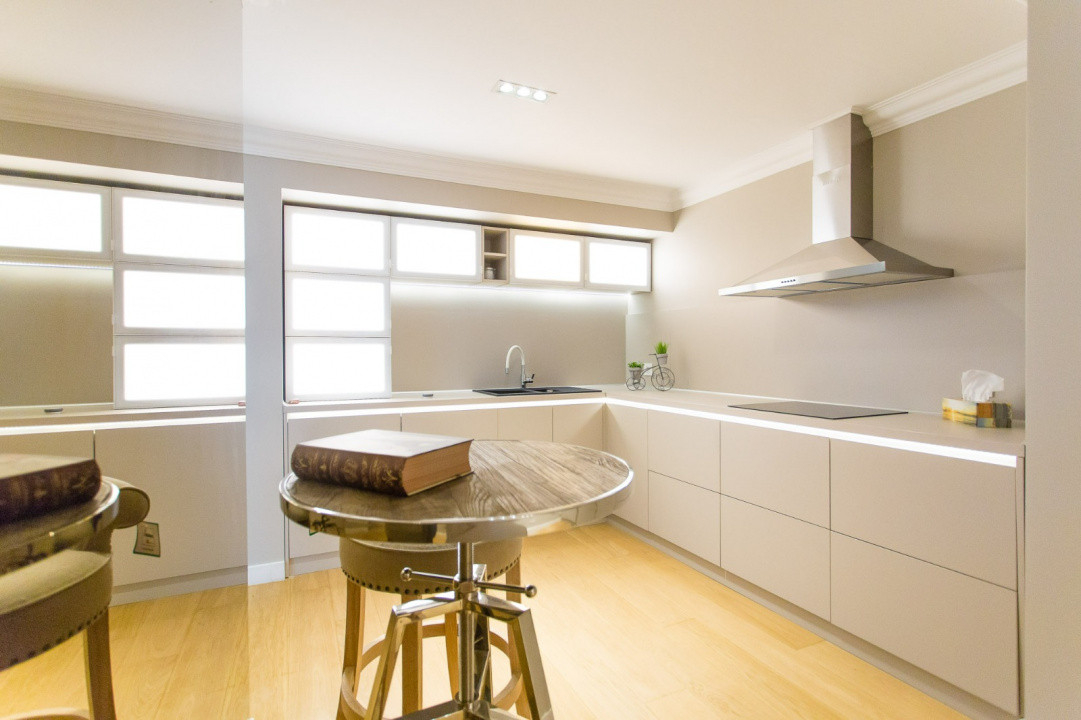 Apartament cu gradina, langa Piata Victoriei