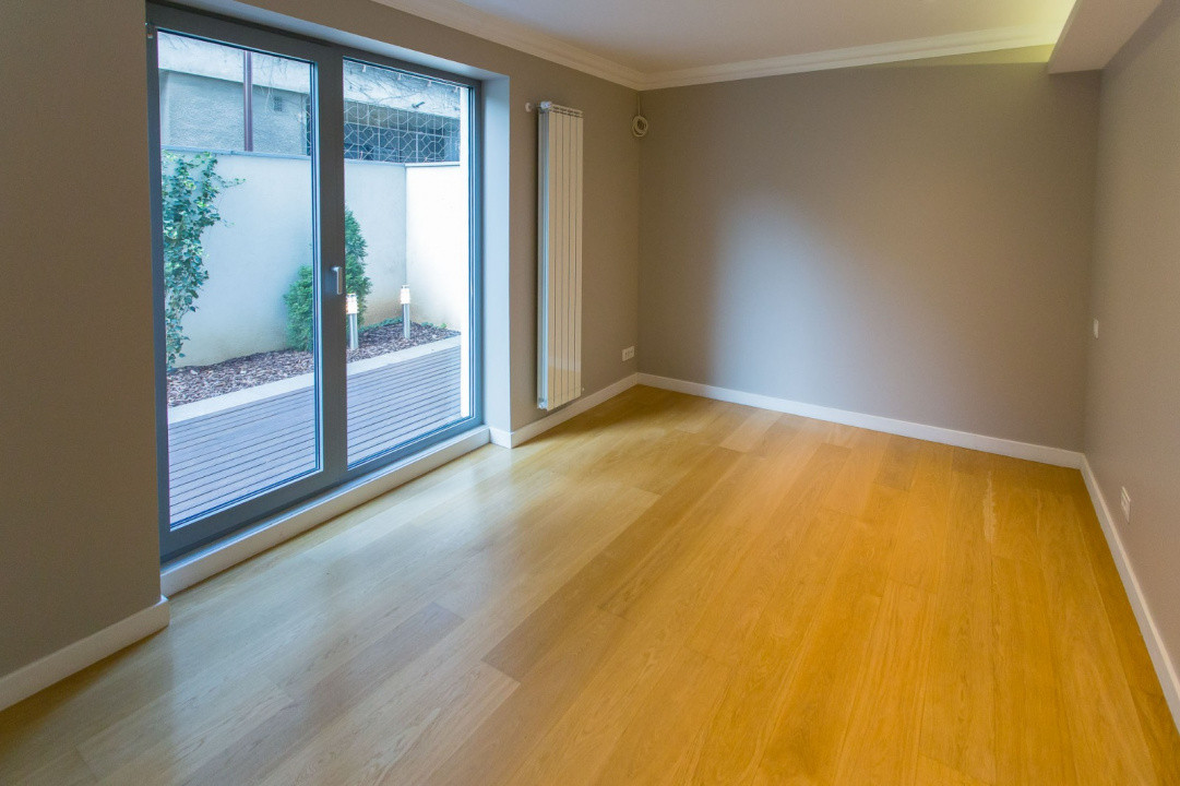 Apartament cu gradina, langa Piata Victoriei