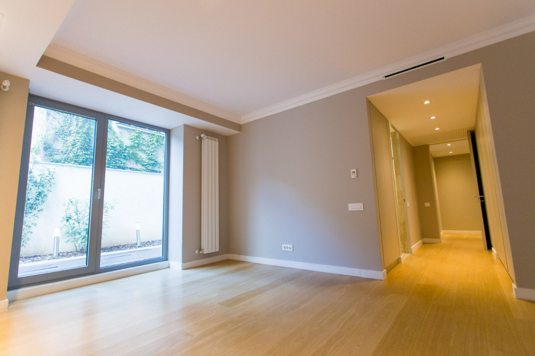 Apartament cu gradina, langa Piata Victoriei