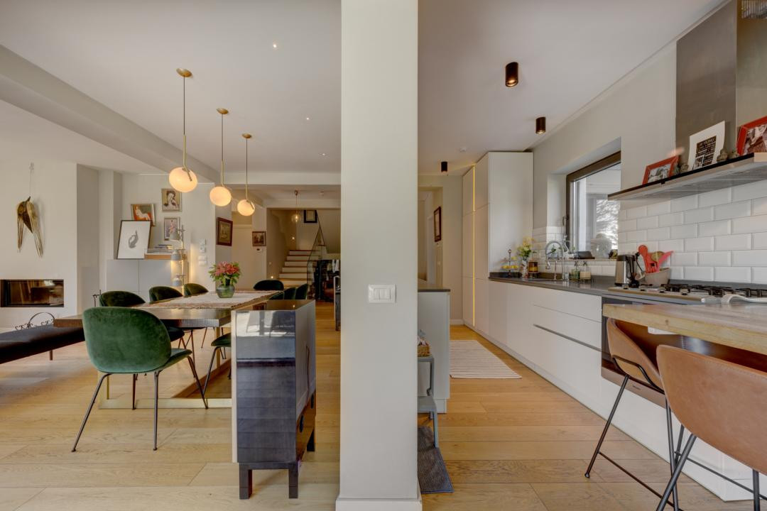 Vila eleganta cu 7 camere, cu curte generoasa, in apropierea Scolii Americane