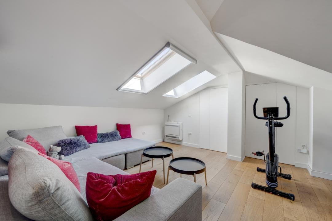 Vila eleganta cu 7 camere, cu curte generoasa, in apropierea Scolii Americane