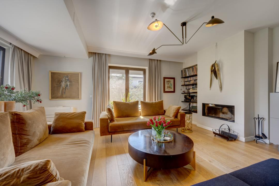 Vila eleganta cu 7 camere, cu curte generoasa, in apropierea Scolii Americane