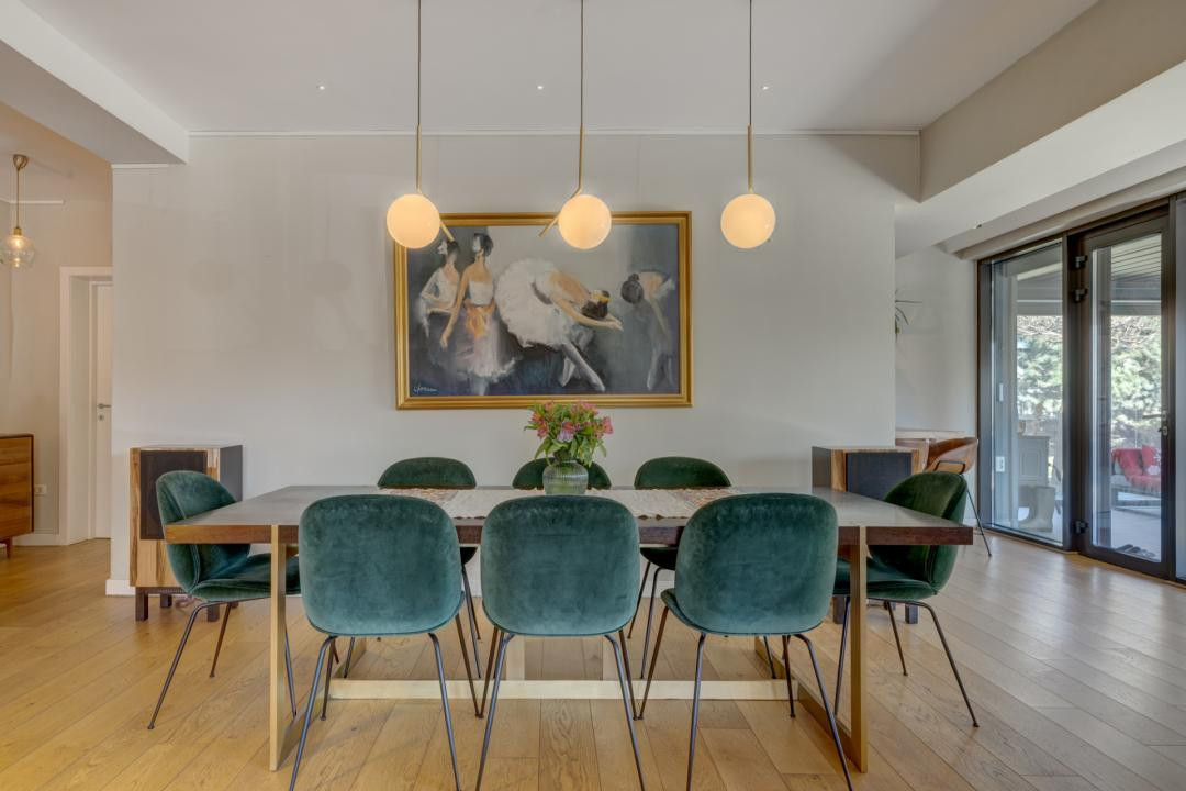 Vila eleganta cu 7 camere, cu curte generoasa, in apropierea Scolii Americane