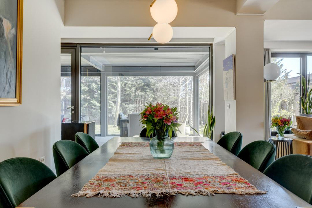 Vila eleganta cu 7 camere, cu curte generoasa, in apropierea Scolii Americane