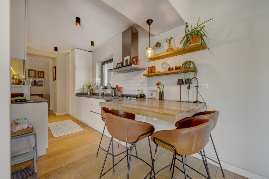 Vila eleganta cu 7 camere, cu curte generoasa, in apropierea Scolii Americane