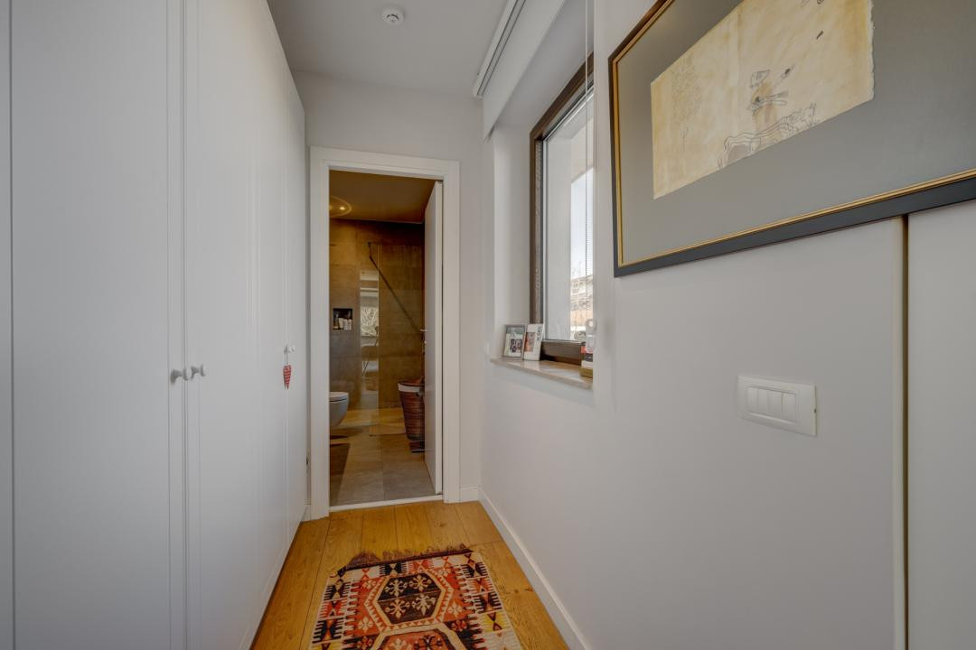 Vila eleganta cu 7 camere, cu curte generoasa, in apropierea Scolii Americane