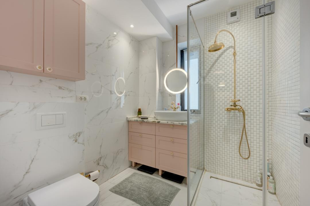 Vila eleganta cu 7 camere, cu curte generoasa, in apropierea Scolii Americane