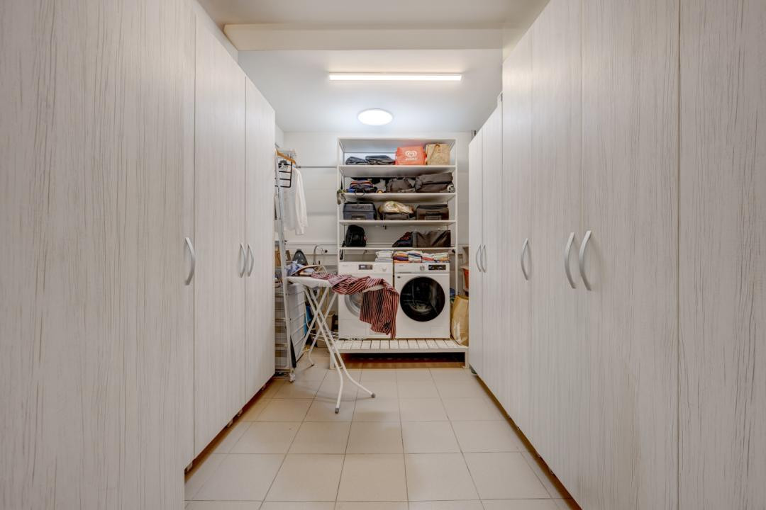 Vila eleganta cu 7 camere, cu curte generoasa, in apropierea Scolii Americane