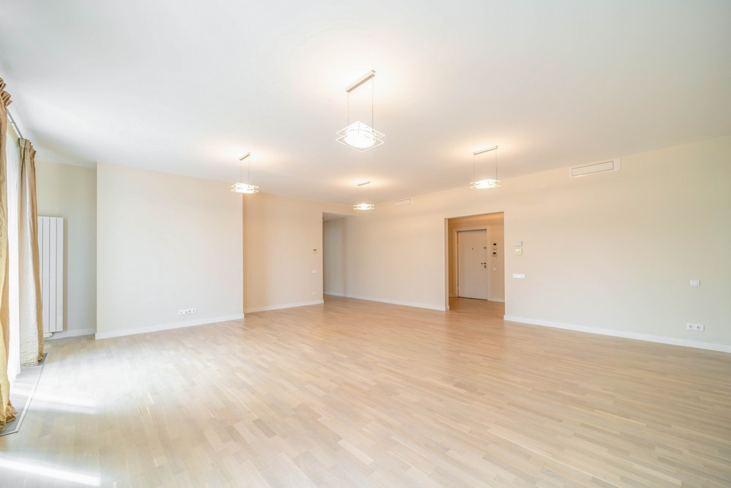 Beautiful and bright apartment, close to Kiseleff Park