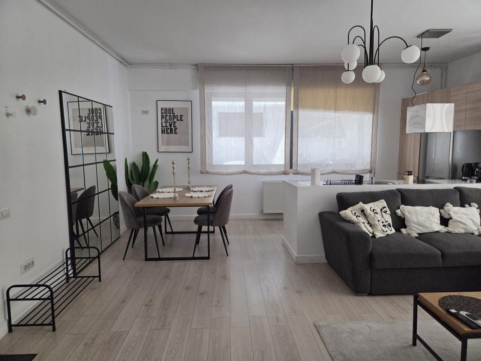 Apartament langa Piata Victoriei, cu terasa generoasa