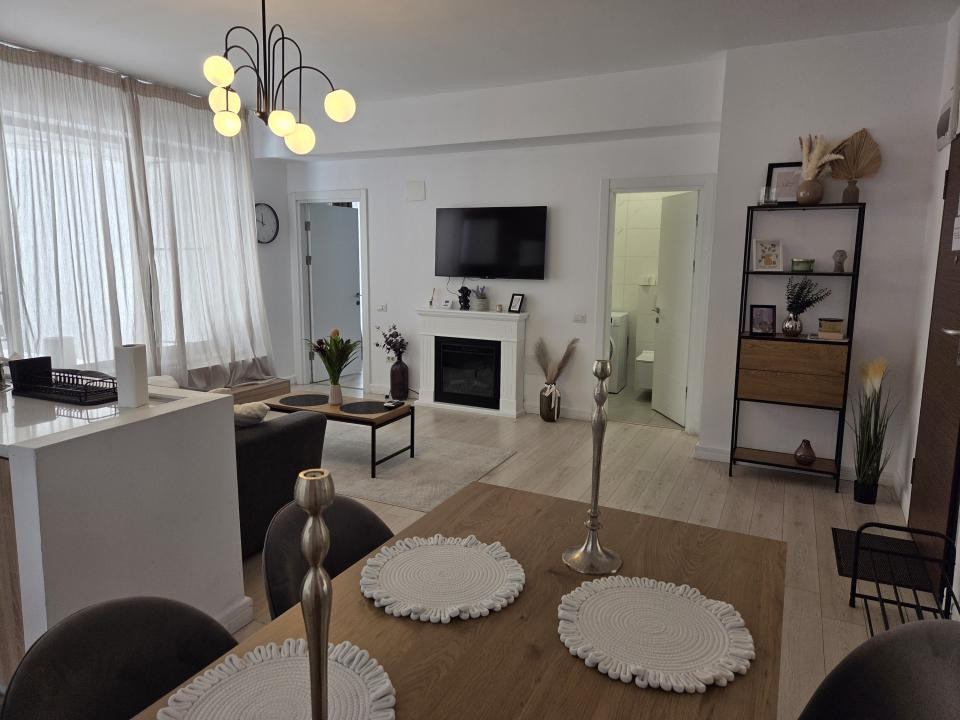 Apartament langa Piata Victoriei, cu terasa generoasa