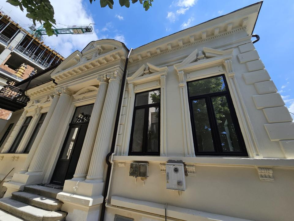 Vila cu valoare istorică –  de închiriat lângă Piața Victoriei