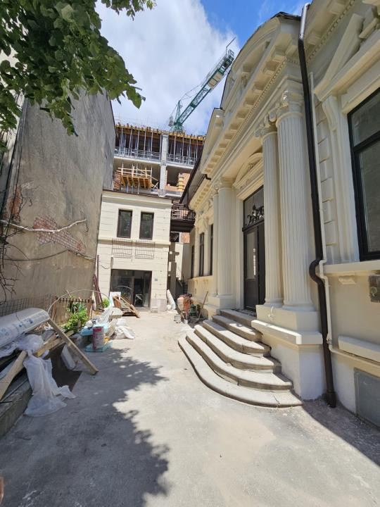 Vila cu valoare istorică –  de închiriat lângă Piața Victoriei