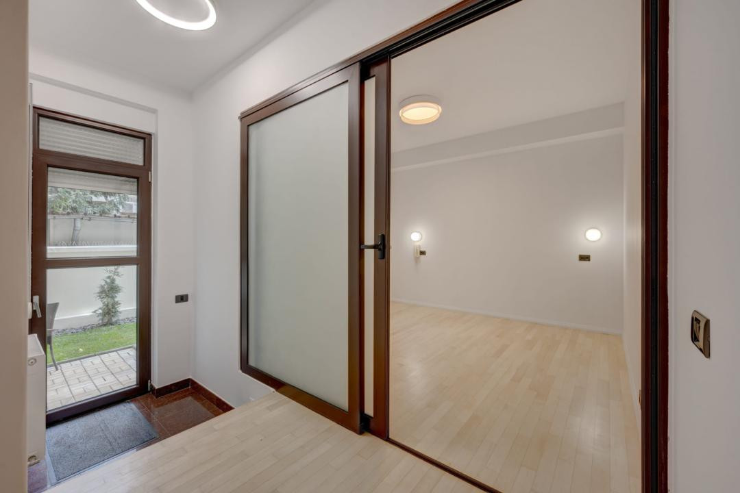 2 bedroom apartment close to Charles de Gaulle square