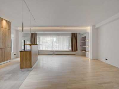 2 bedroom apartment close to Charles de Gaulle square