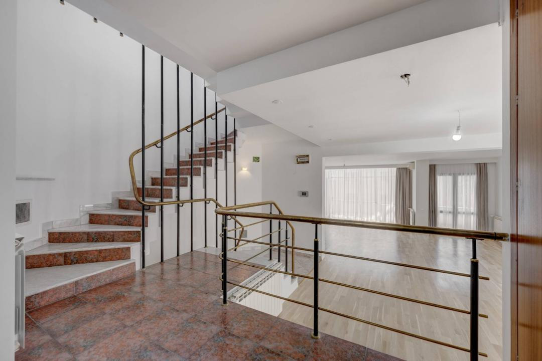Bright duplex with 67 sqm terrace/ Boutique building/ Dorobanti area