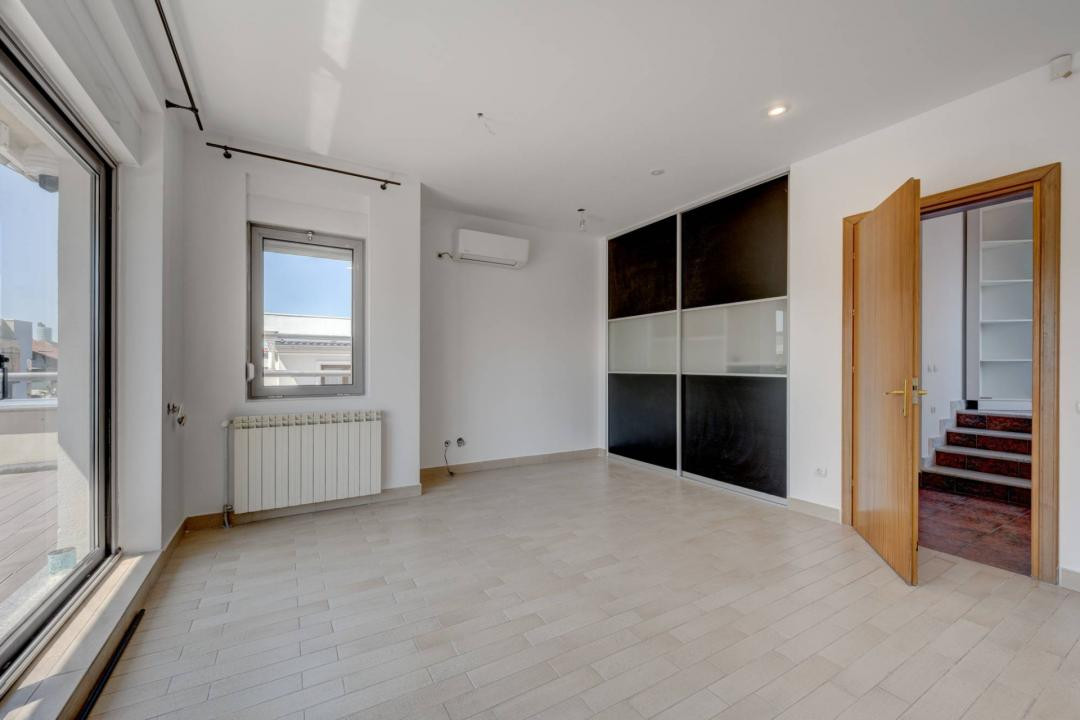 Bright duplex with 67 sqm terrace/ Boutique building/ Dorobanti area