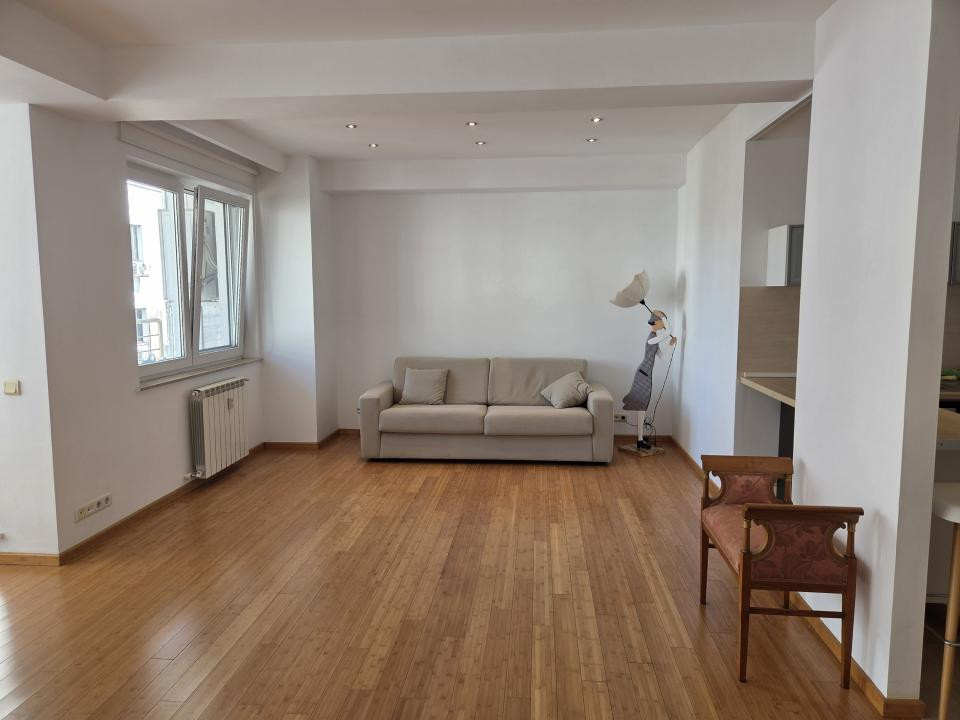 Apartament luminos si spatios, in zona Dorobanti, pretabil birou/rezidenta