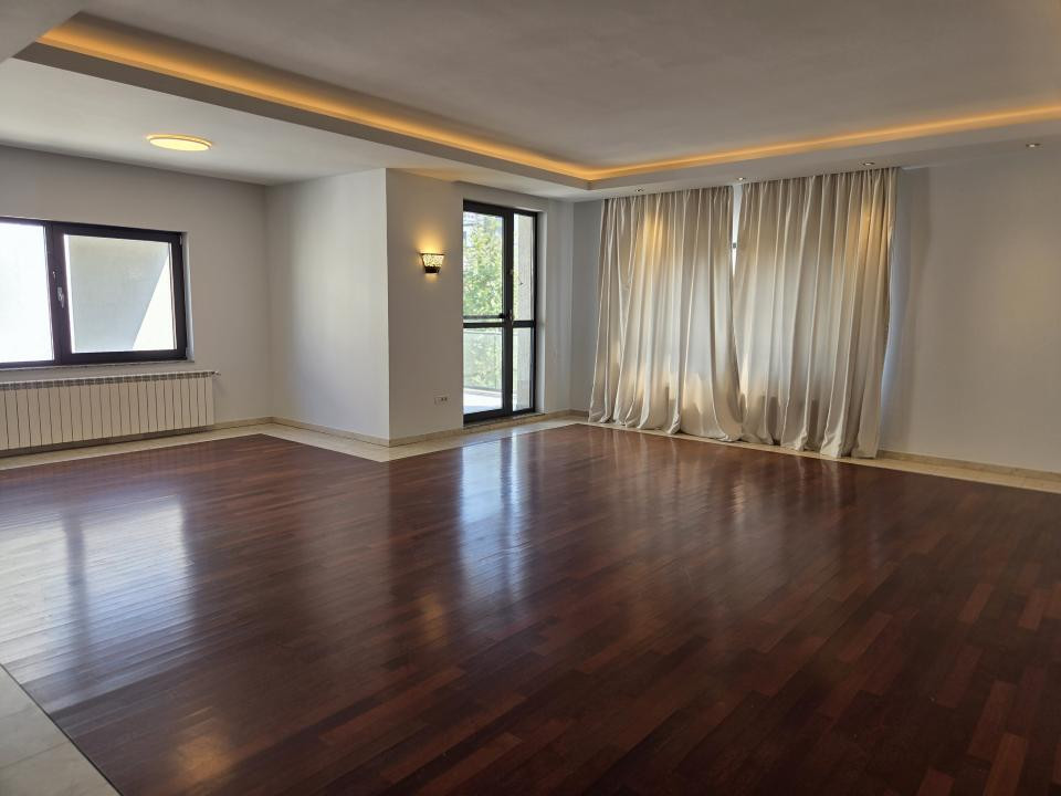 Apartament spatios cu 4 camere, in Dorobanti Capitale