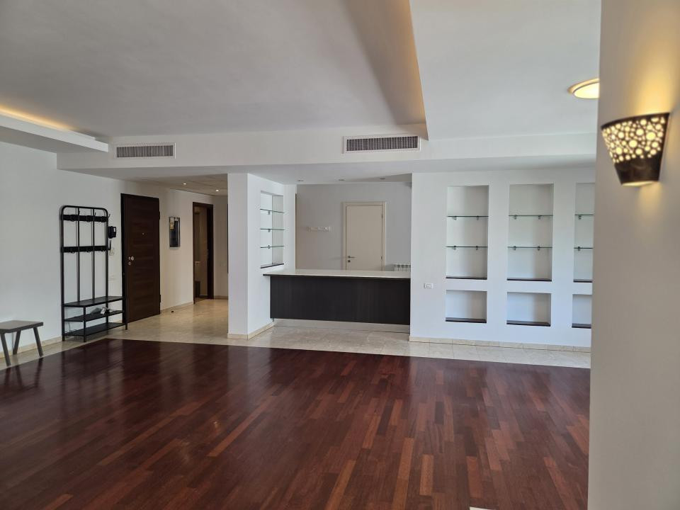 Apartament spatios cu 4 camere, in Dorobanti Capitale