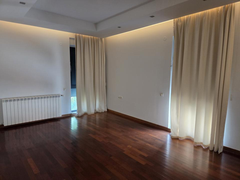 Apartament spatios cu 4 camere, in Dorobanti Capitale