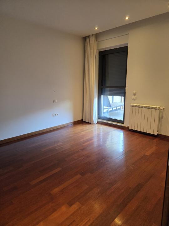 Apartament spatios cu 4 camere, in Dorobanti Capitale