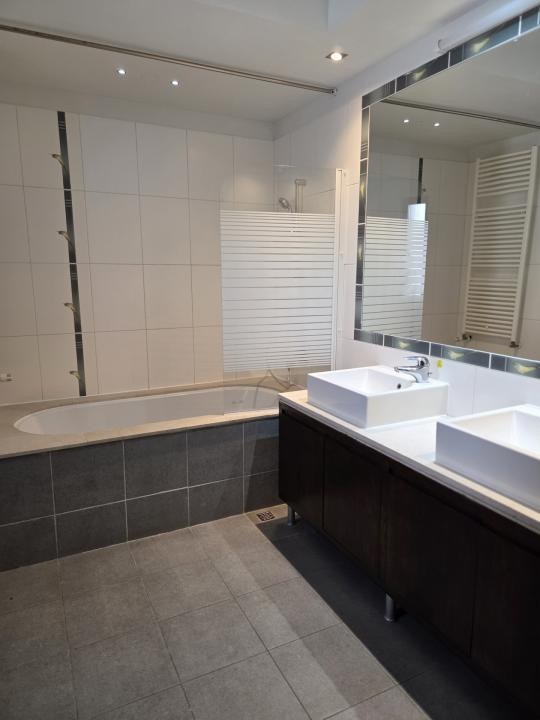 Apartament spatios cu 4 camere, in Dorobanti Capitale