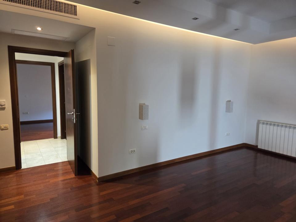 Apartament spatios cu 4 camere, in Dorobanti Capitale