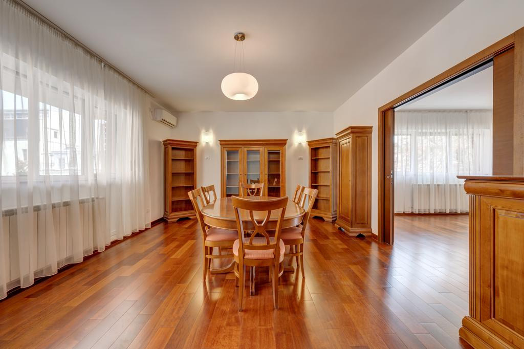 Apartament 4 camere, langa Parcul Ioanid, cu parcare inclusa