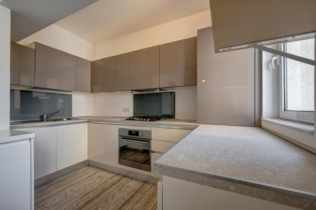 Apartament 4 camere, langa Parcul Ioanid, cu parcare inclusa
