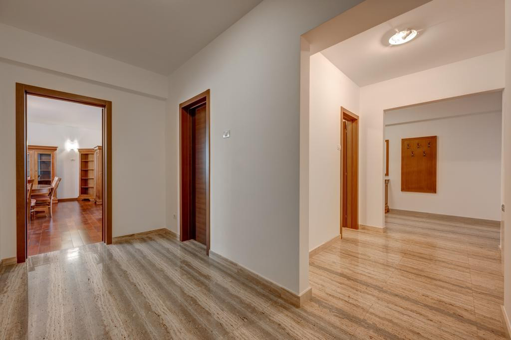 Apartament 4 camere, langa Parcul Ioanid, cu parcare inclusa