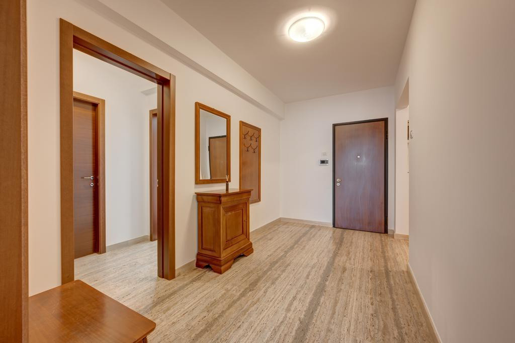 Apartament 4 camere, langa Parcul Ioanid, cu parcare inclusa