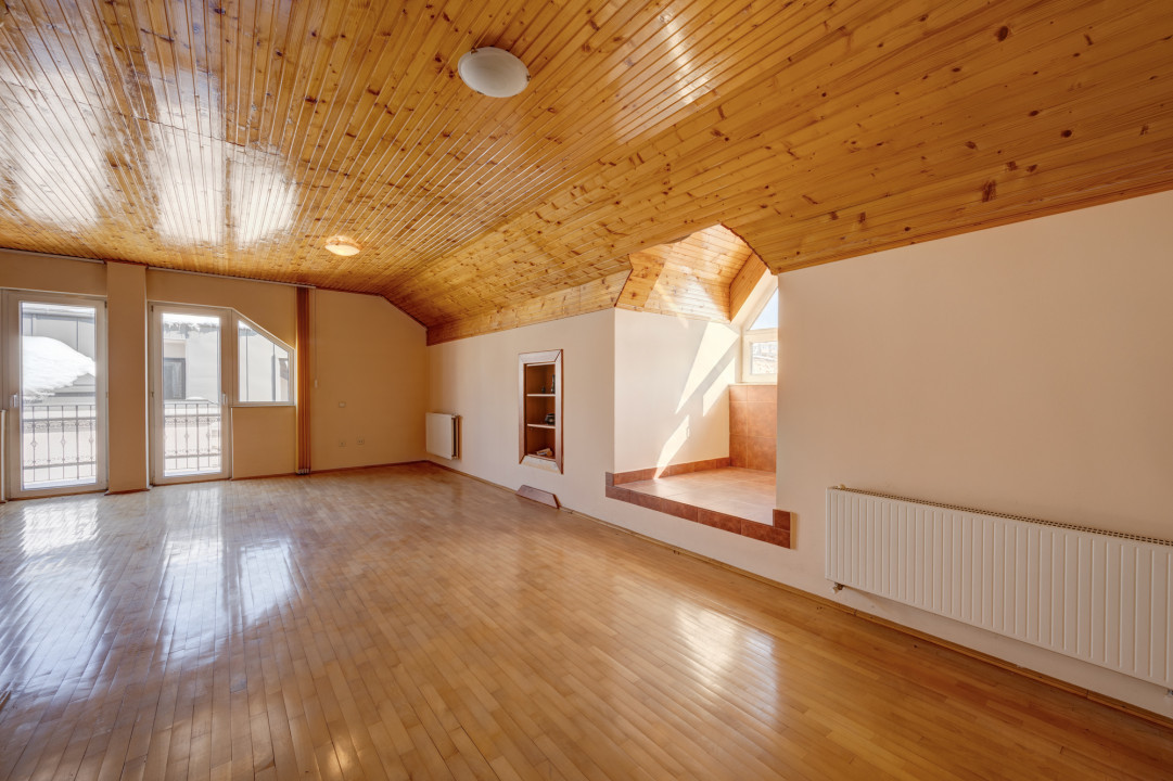 Vila cu 7 camere, zona Calea Calarasilor