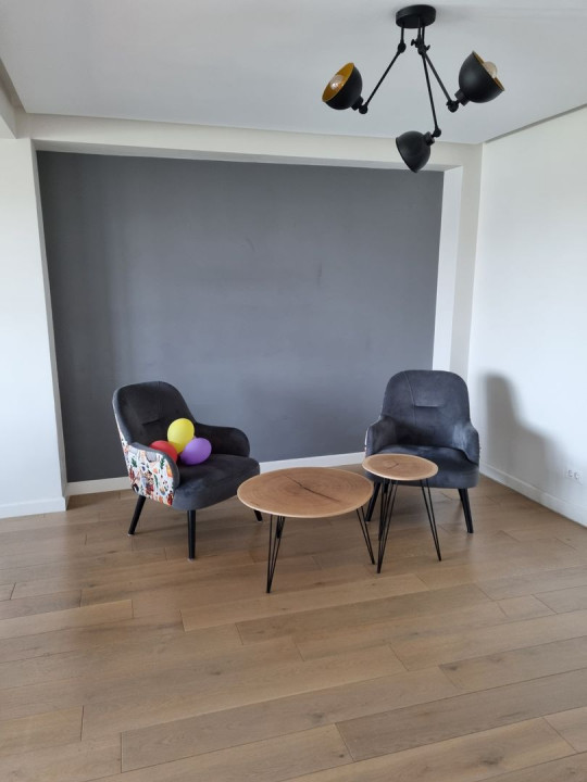 Sunny 3 bedrooms apartment, downtown
