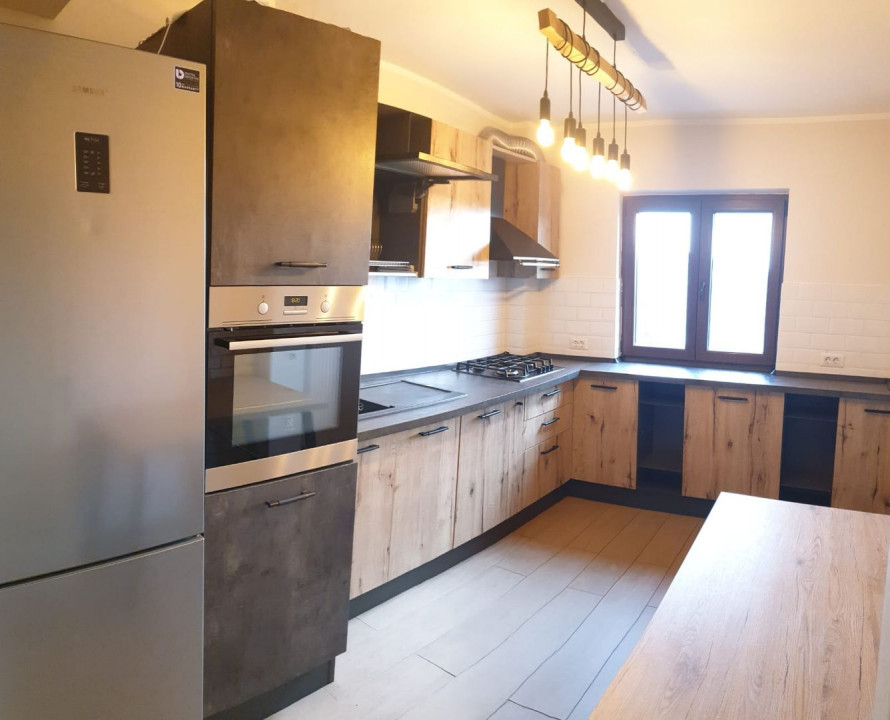 Sunny 3 bedrooms apartment, downtown