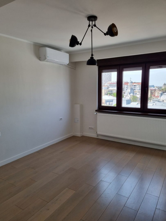Sunny 3 bedrooms apartment, downtown