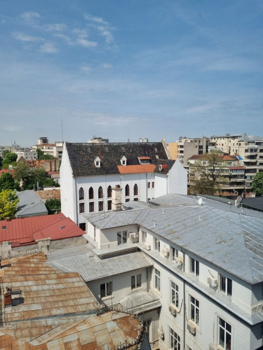 Sunny 3 bedrooms apartment, downtown