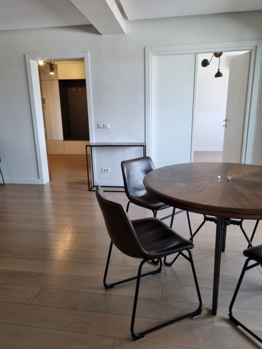 Sunny 3 bedrooms apartment, downtown