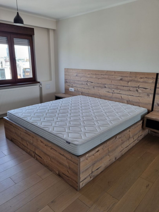 Sunny 3 bedrooms apartment, downtown