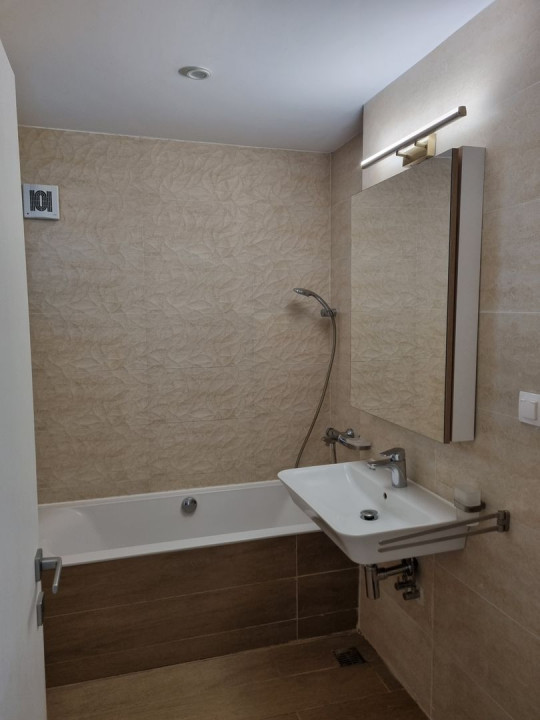 Sunny 3 bedrooms apartment, downtown
