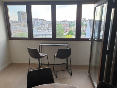 Sunny 3 bedrooms apartment, downtown