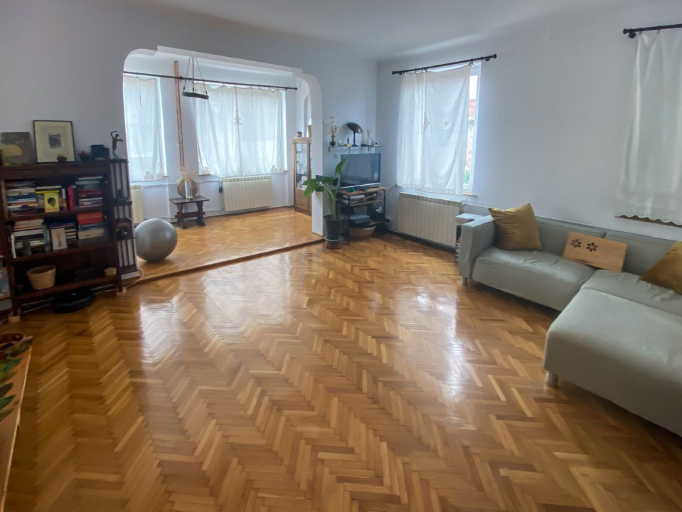 Vila cu personalitate interbelica