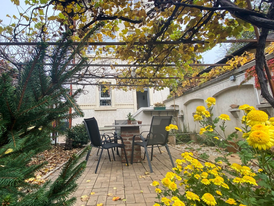 Vila cu personalitate interbelica